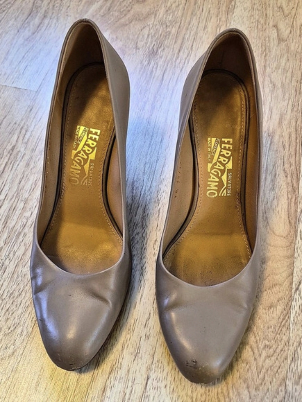 Salvatore Ferragamo Pointed Toe Pumps in Beige